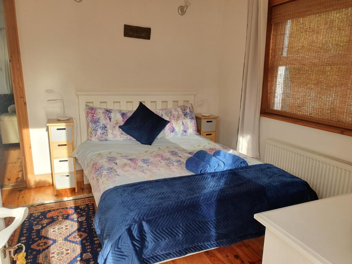 Cosy Self Contained Cottage With Stunning Views Killaloe Kültér fotó